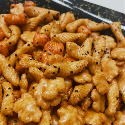 acheter Casse-croûte adaptés aux besoins du client en gros japonais de biscuit de riz d'algue de biscuits de riz online manufacture