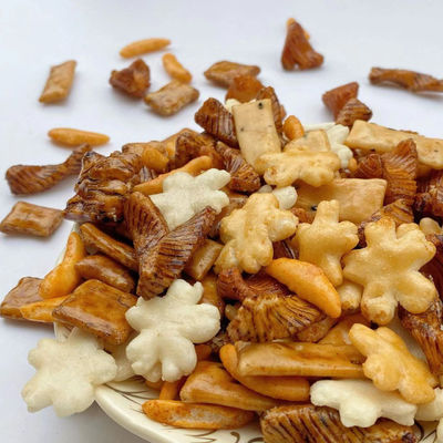 acheter Casse-croûte mélangés japonais de biscuits de riz de sauce de soja de nutrition délicieuse en gros de casse-croûte online manufacture