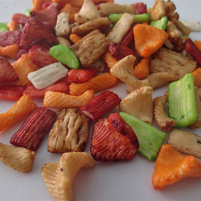 Bon prix Biscuits japonais de riz de couleurs colorées biscuit coréen de bruit de riz de 2,5 kilogrammes en ligne