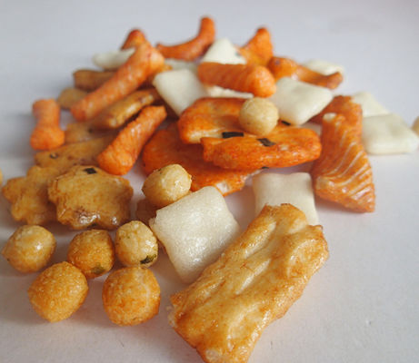 Bon prix Biscuits chinois Richy Mixed Rice Cracker de riz de Good Tasty Snacks de fabricant de casse-croûte en ligne